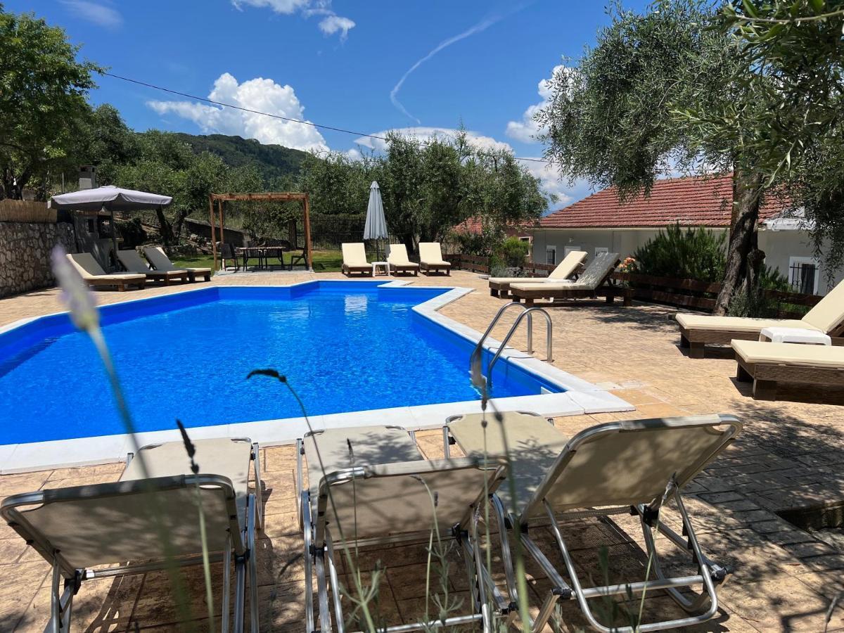 Olive Grove Poolside Apartments Benitses  Ngoại thất bức ảnh