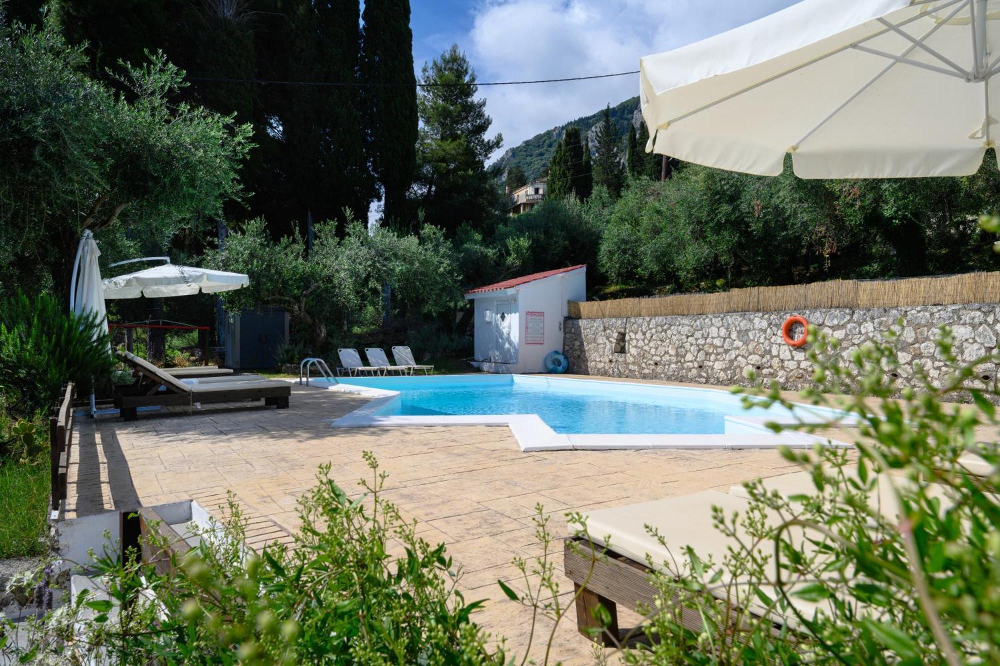Olive Grove Poolside Apartments Benitses  Ngoại thất bức ảnh