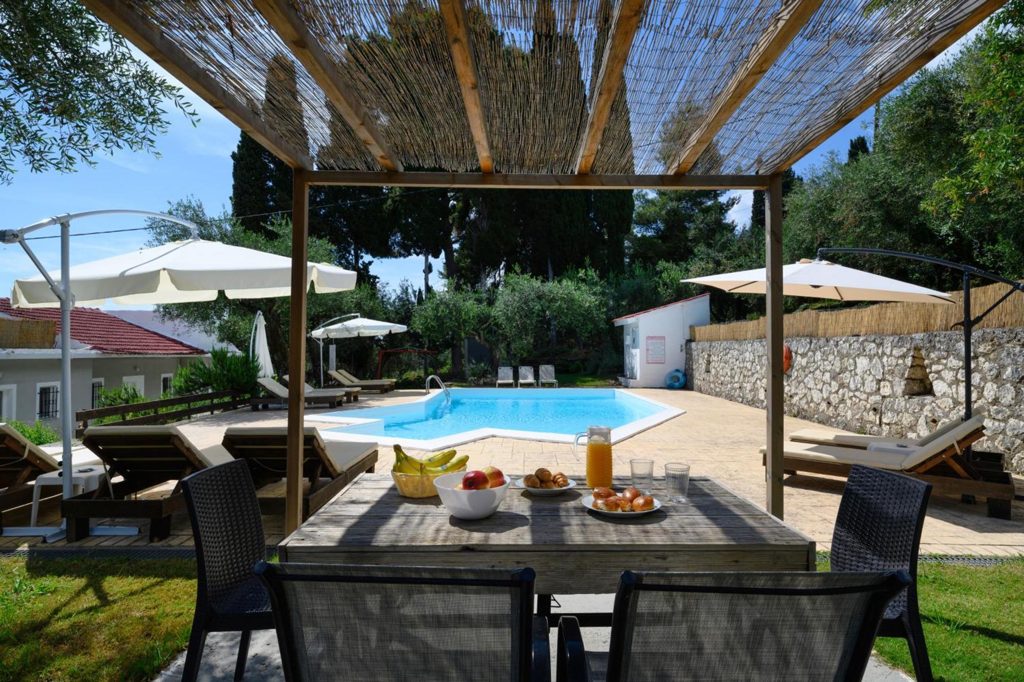 Olive Grove Poolside Apartments Benitses  Ngoại thất bức ảnh