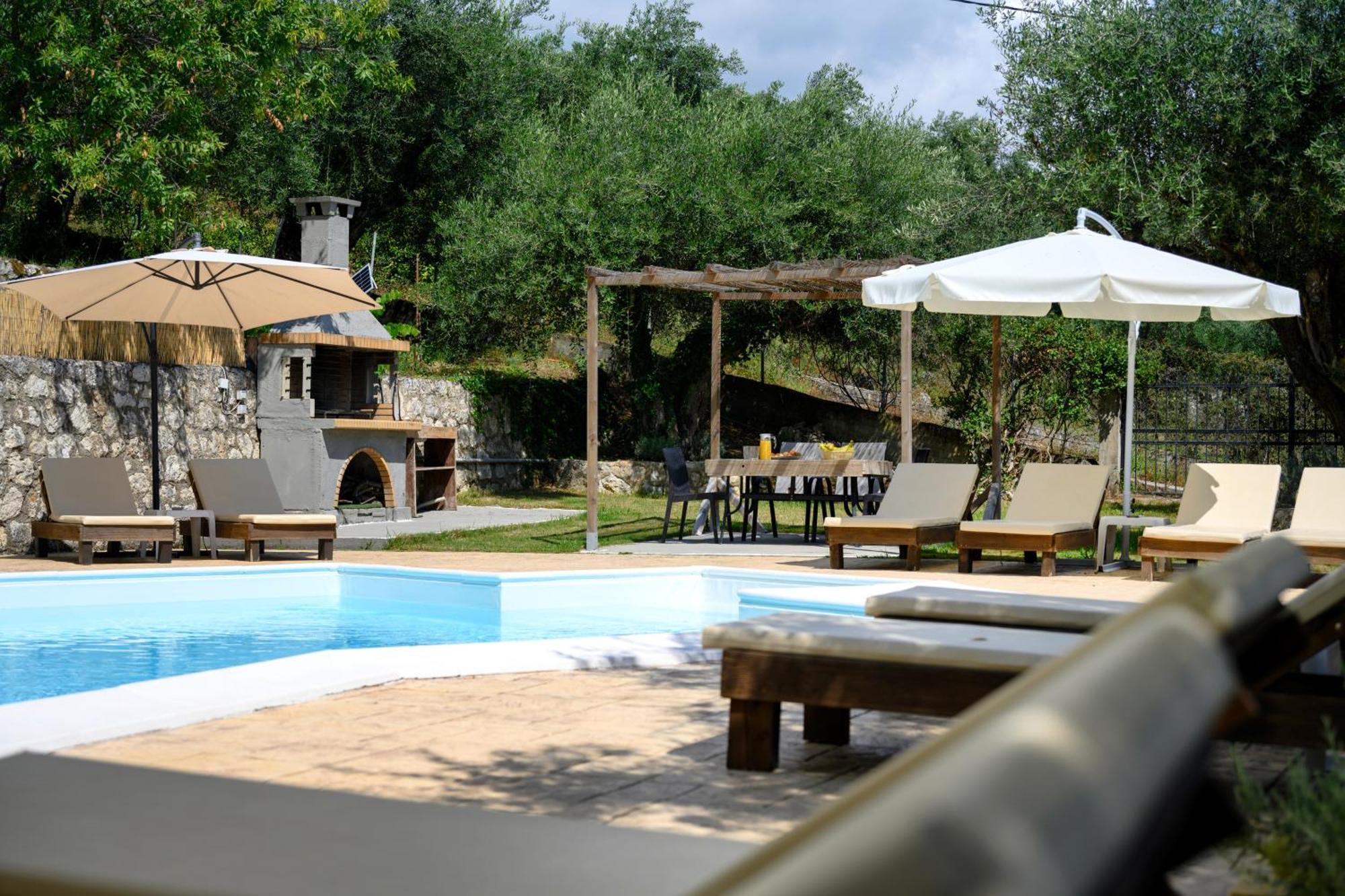 Olive Grove Poolside Apartments Benitses  Ngoại thất bức ảnh