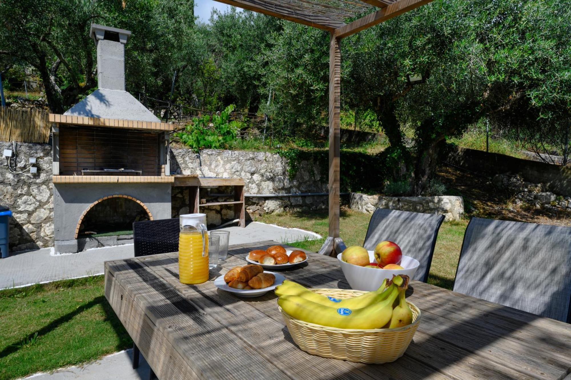 Olive Grove Poolside Apartments Benitses  Ngoại thất bức ảnh